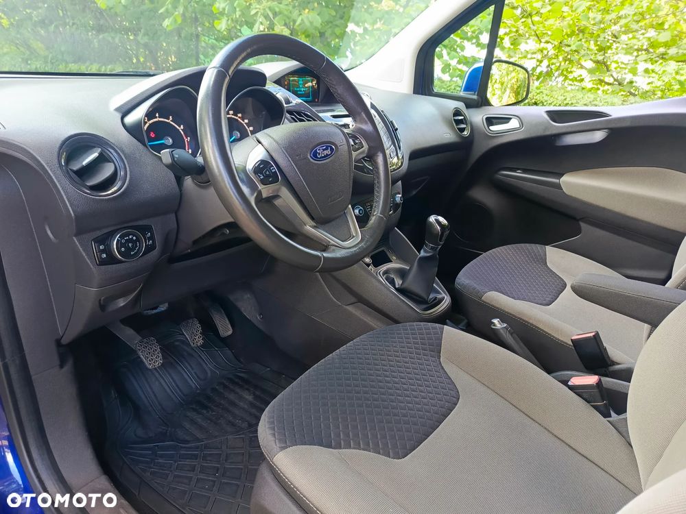 Ford Tourneo Courier 1.0 EcoBoost Titanium - 34