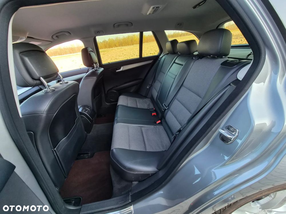 Mercedes-Benz Klasa C 180 BlueEFFICIENCY Avantgarde - 36