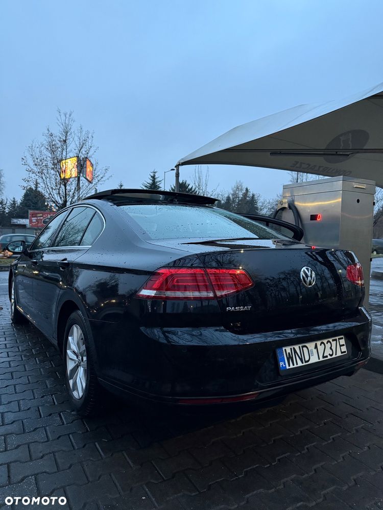 Volkswagen Passat 1.6 TDI SCR DSG Comfortline - 12
