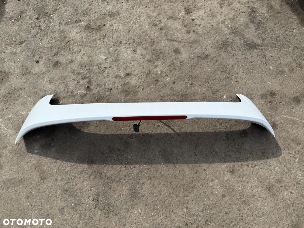 Spoiler lotka klapy bagażnika Ford Fiesta MK7 8A61-A44210-B