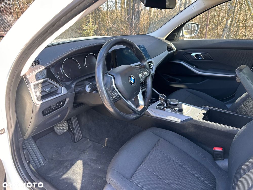 BMW Seria 3 318d - 6