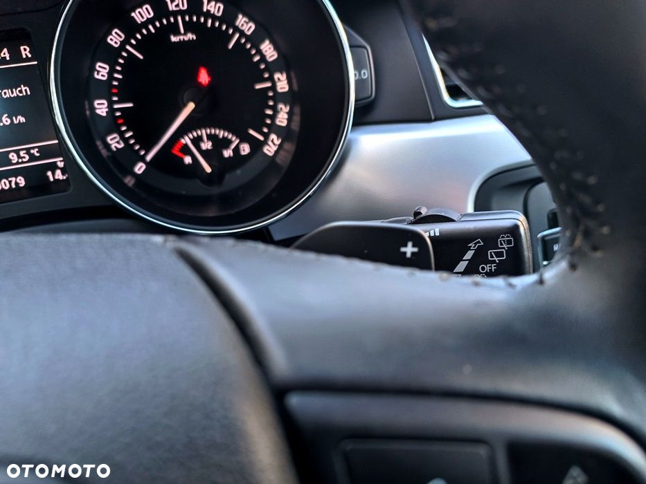 Skoda Superb 2.0 TDI Elegance DSG - 29