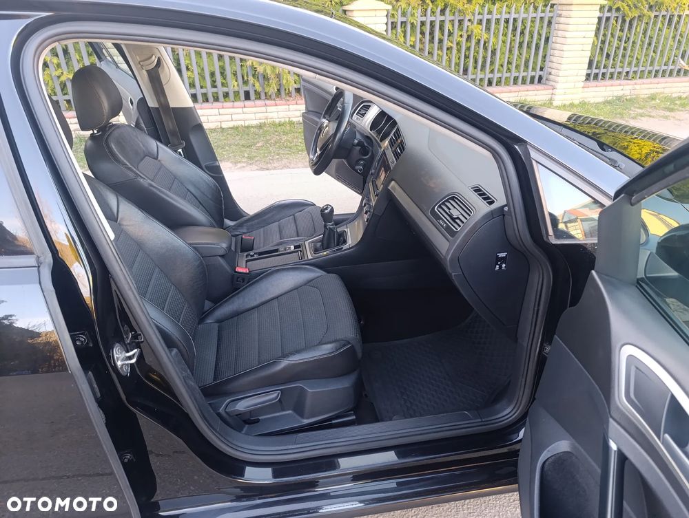 Volkswagen Golf 1.6 TDI BlueMotion Technology Comfortline - 23