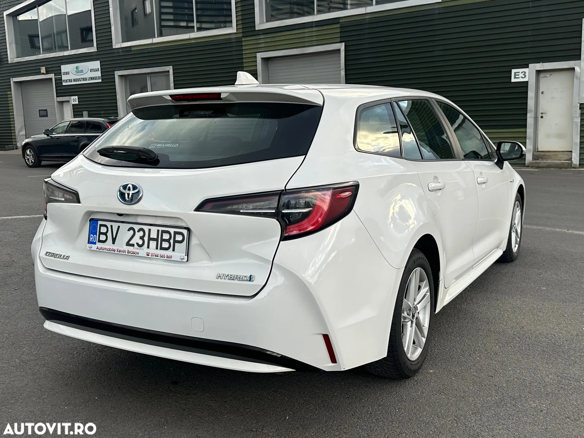 Toyota Corolla 1.8 Hybrid Business Edition - 3