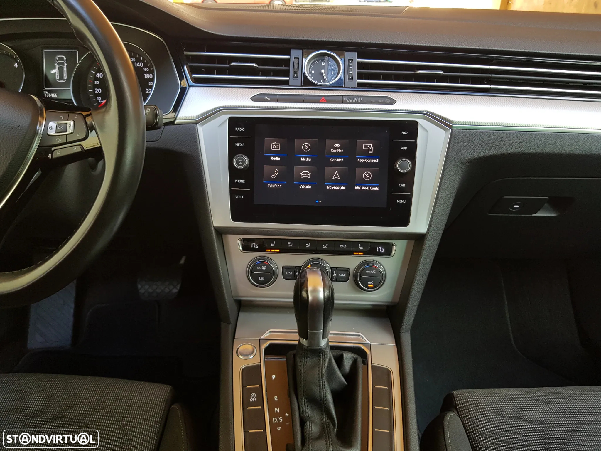 VW Passat Variant 1.6 TDI Highline DSG - 18