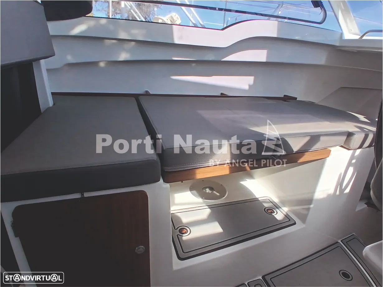 Beneteau Antares 7 - 20