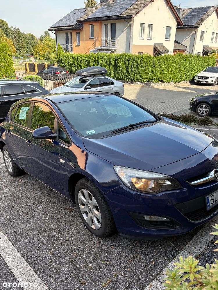 Opel Astra 2014 photo 2
