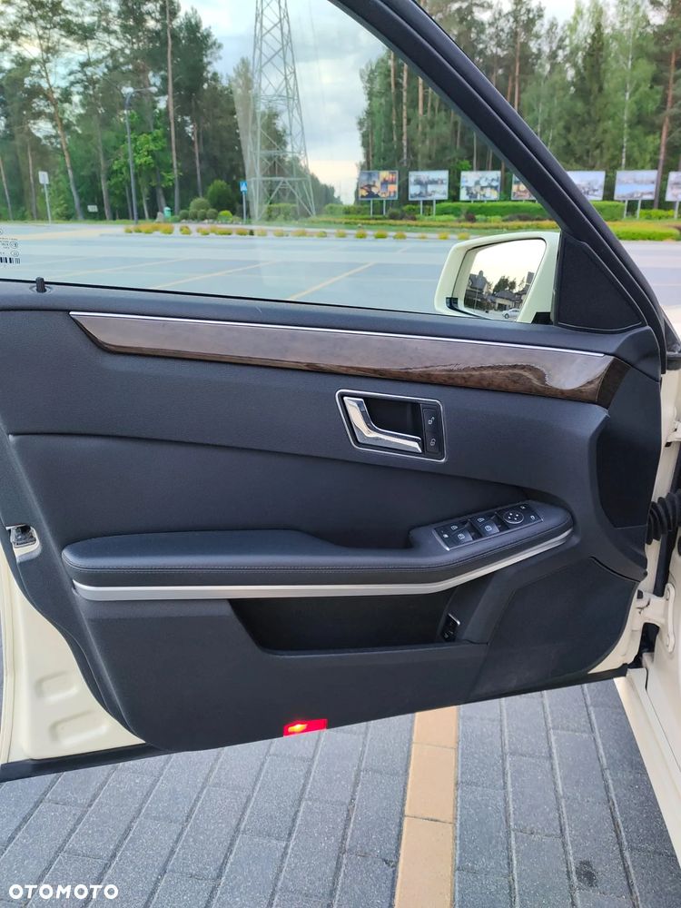 Mercedes-Benz Klasa E 200 CDI DPF BlueEFFICIENCY Automatik - 21