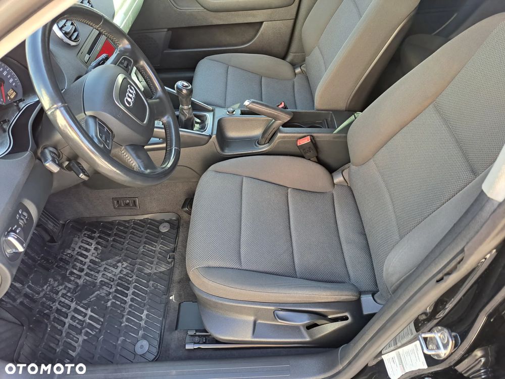 Audi A3 Sportback 1.6 Ambiente - 6