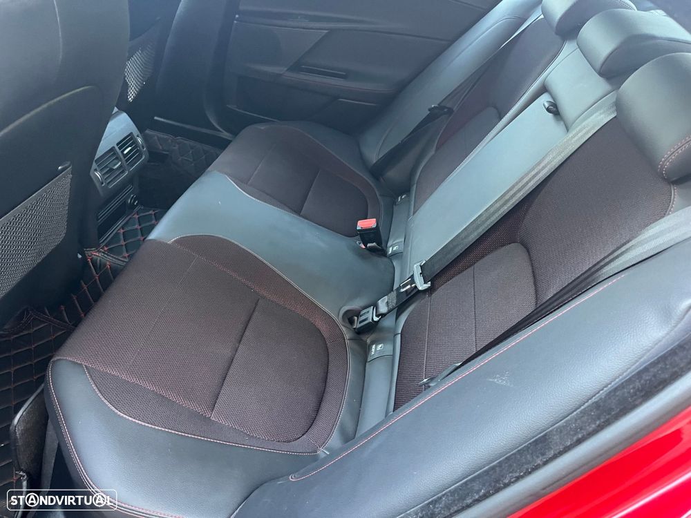 Jaguar XE - 20
