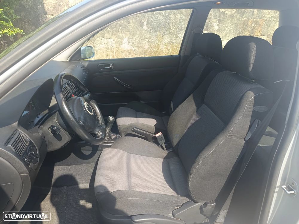 VW Golf 1.4i 25 Anos - 13