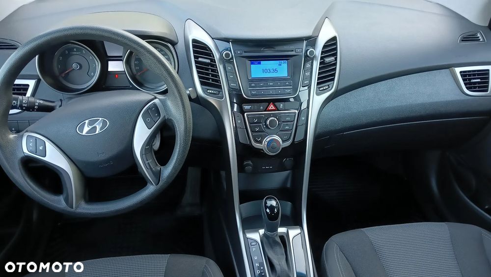 Hyundai i30 1.6 Comfort - 13