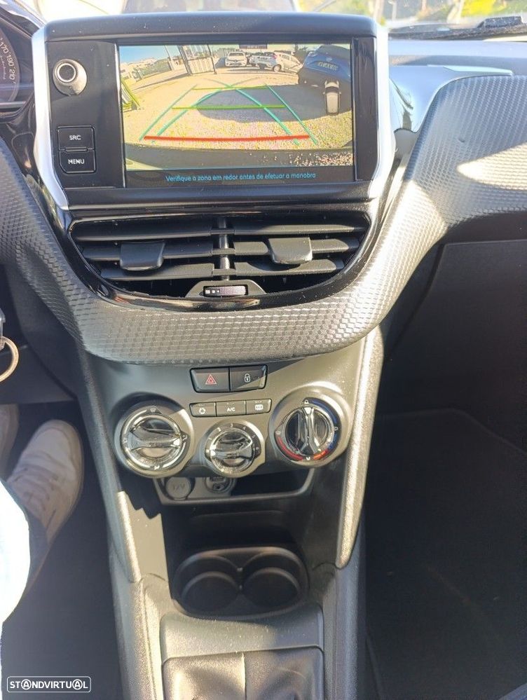 Peugeot 208 1.2 PureTech Allure - 11