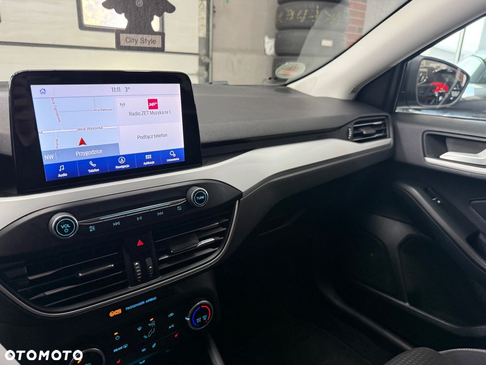 Ford Focus 1.0 EcoBoost Hybrid TITANIUM - 23
