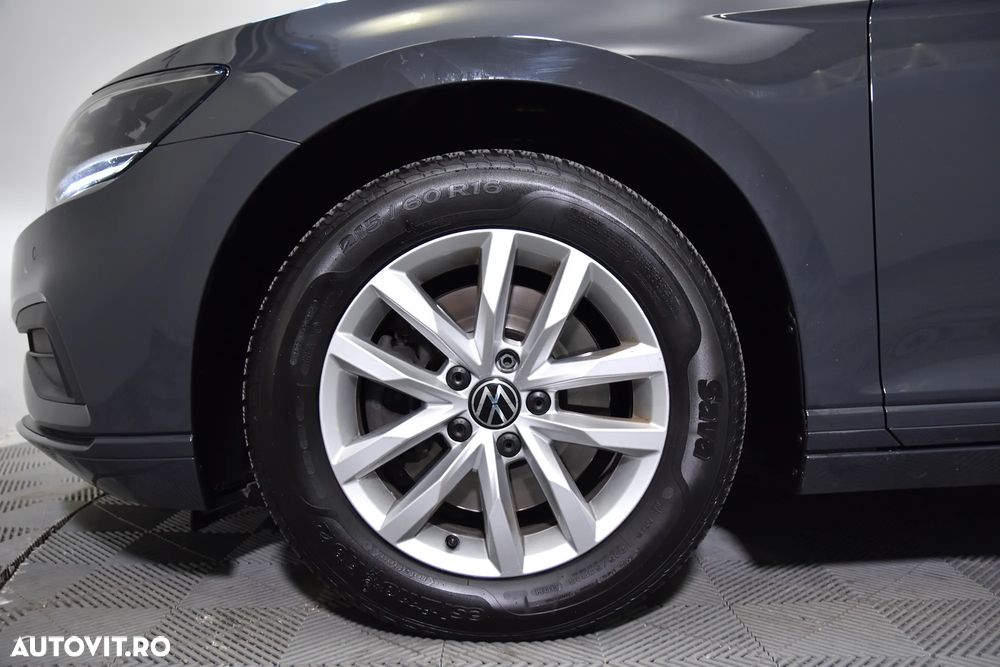 Volkswagen Passat - 13