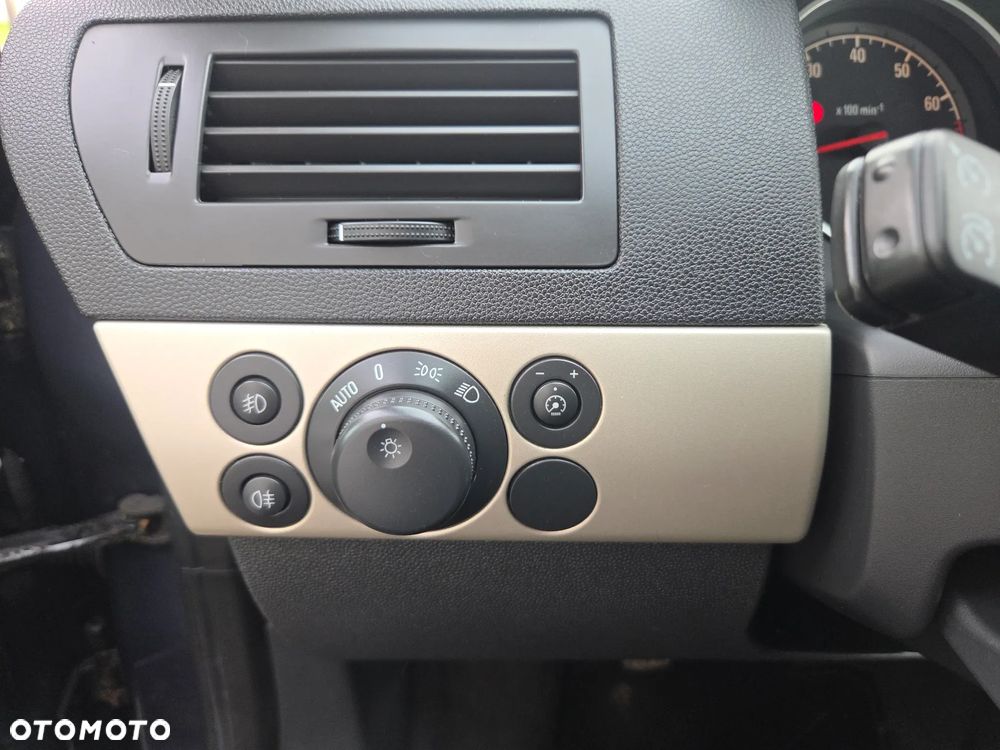 Opel Astra 1.8 Sport - 35