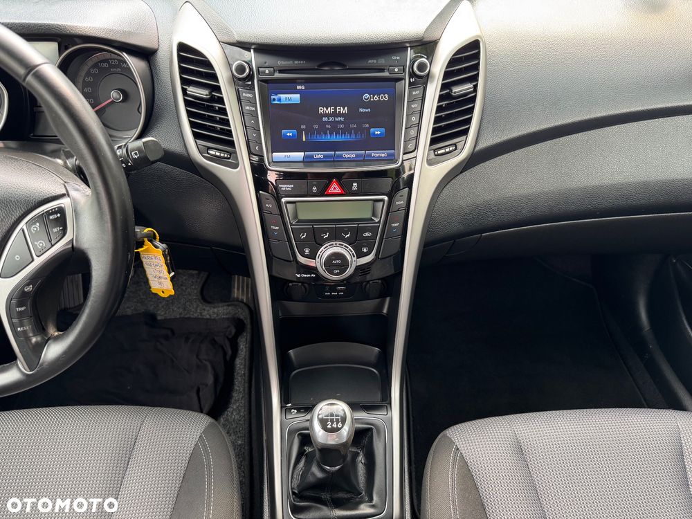 Hyundai i30 blue 1.6 CRDi Classic Navigation - 30