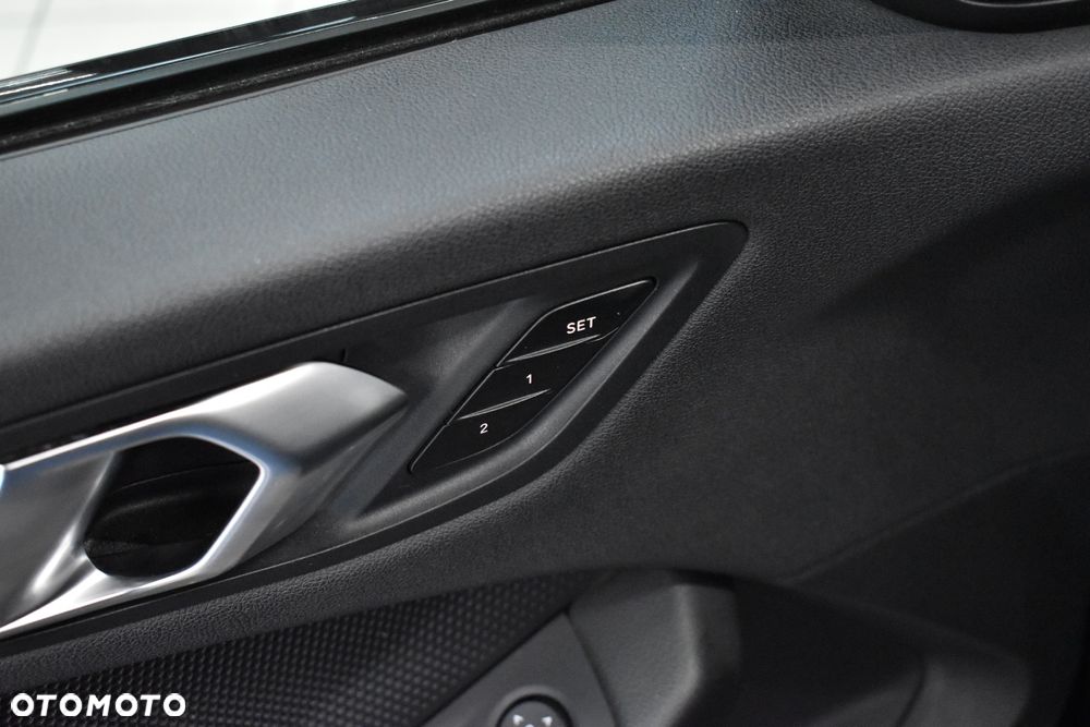 BMW Seria 2 218i Advantage - 26