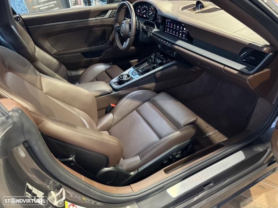 Porsche 911 (992) Carrera PDK - 27