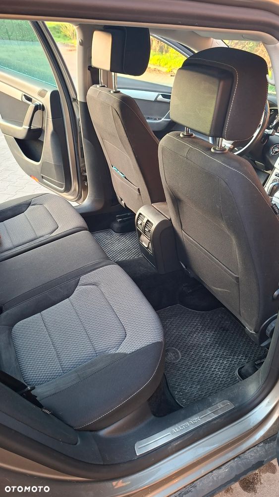 Volkswagen Passat 2.0 TDI 4Mot Highline DSG - 12