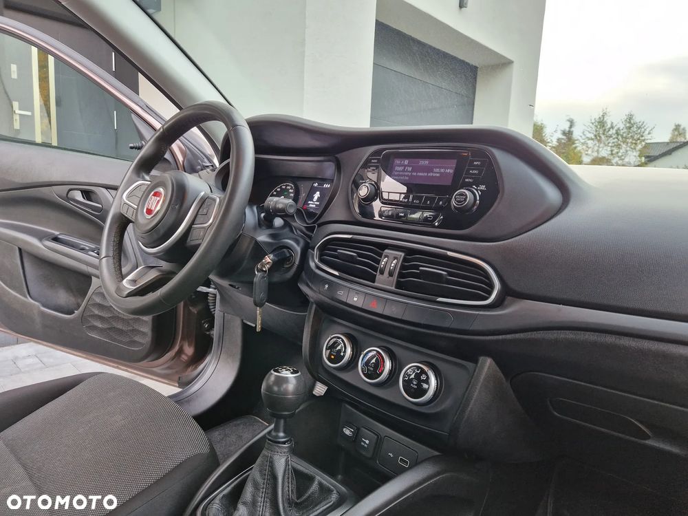 Fiat Tipo - 12