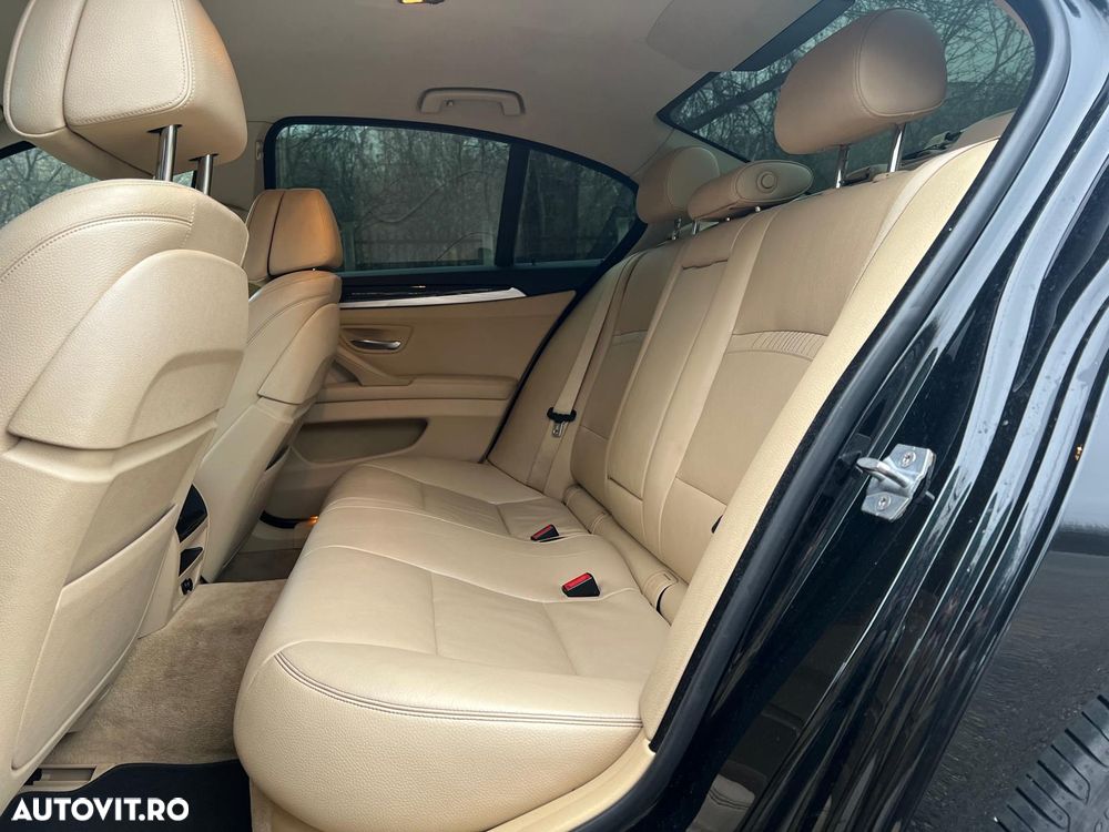 BMW Seria 5 520d Aut. Luxury Line - 11