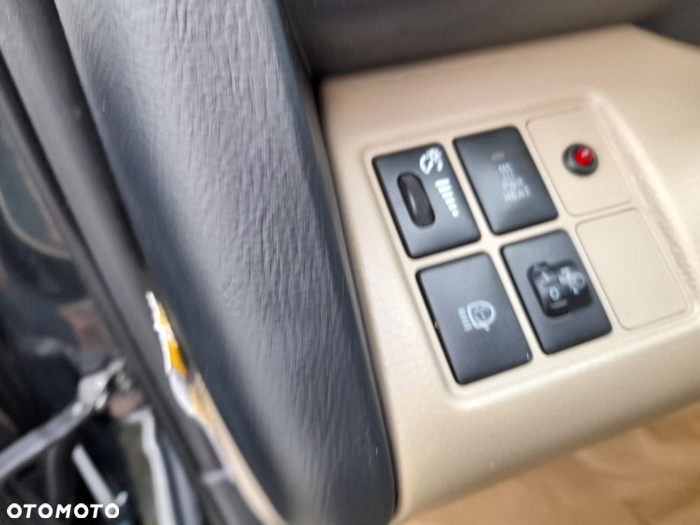 Toyota RAV4 2.2 D-4D Prestige - 29