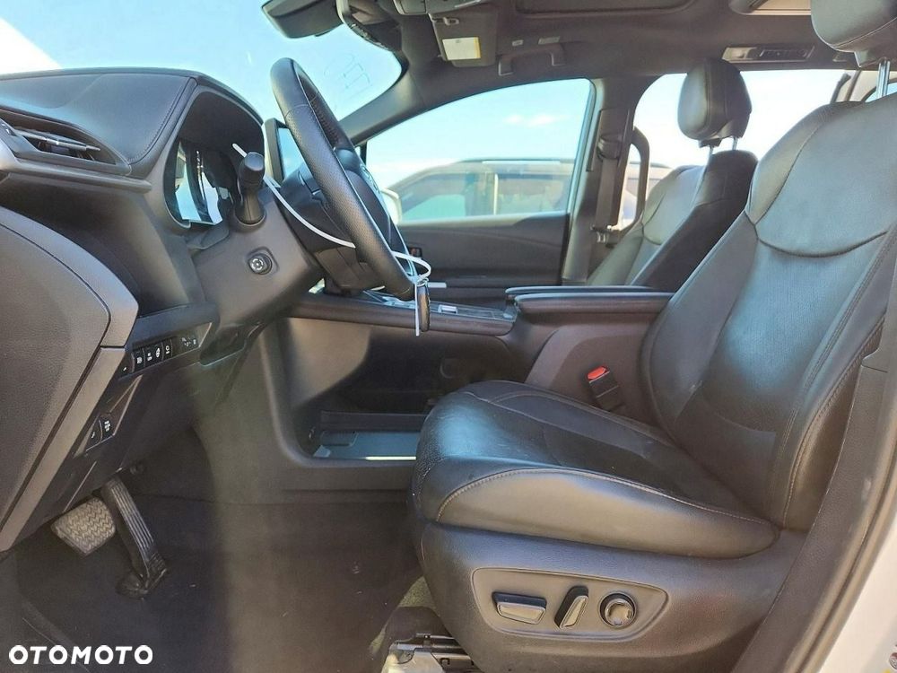 Toyota Sienna - 7