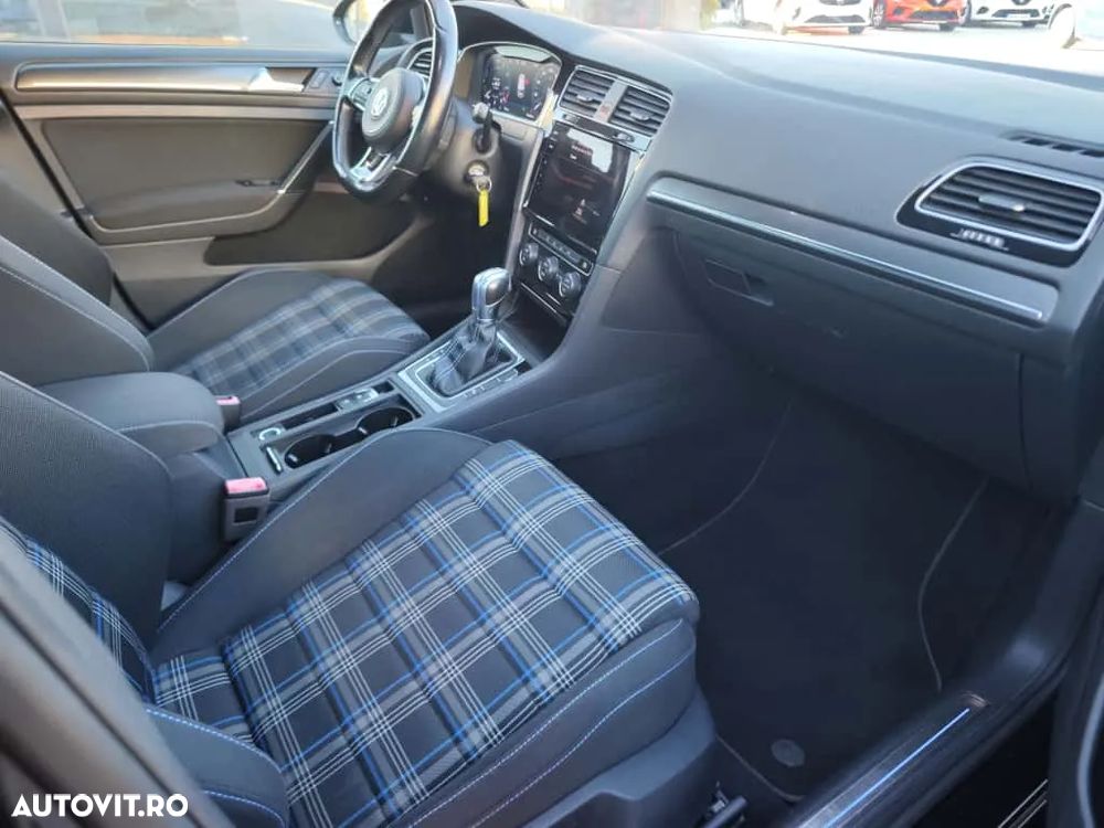 Volkswagen Golf GTE - 28