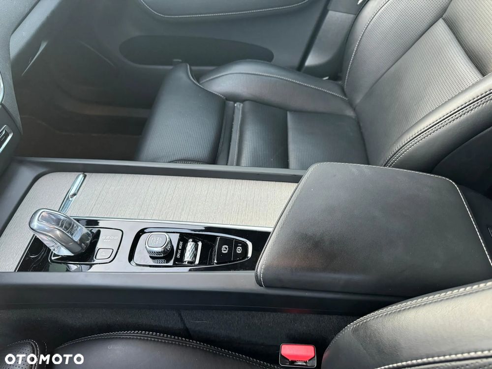 Volvo XC 60 - 32