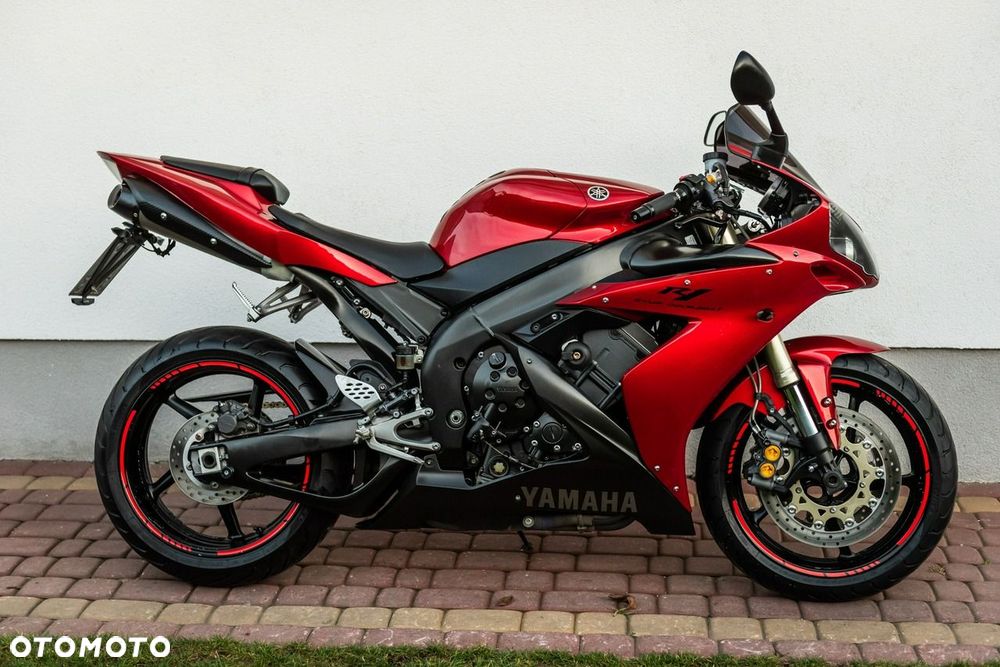 Yamaha R1 - 7