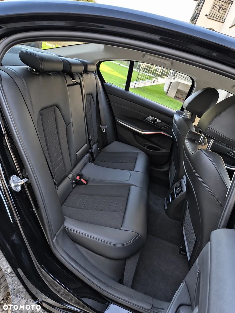 BMW Seria 3 318i Advantage sport - 18