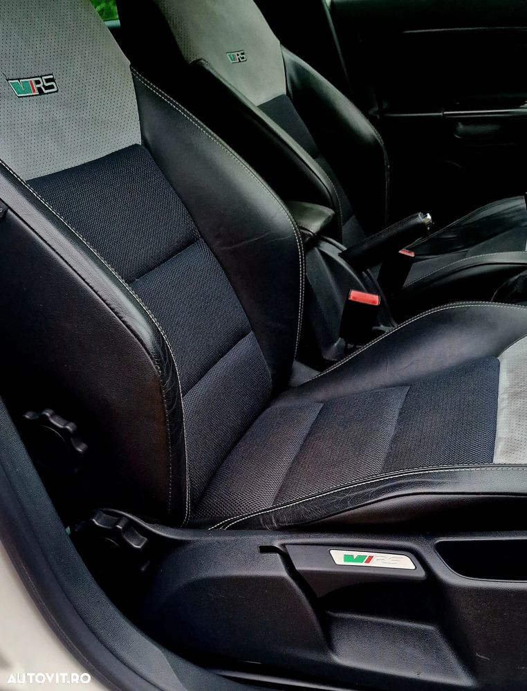 Skoda Octavia 2.0 TDI CR DPF RS - 15