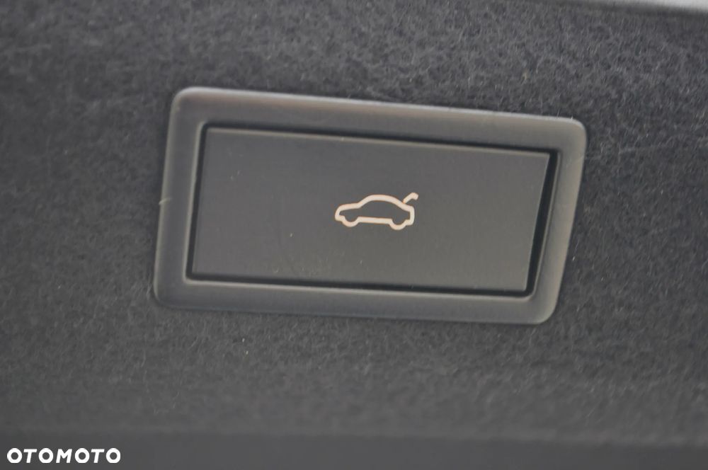 Skoda Superb 2.0 TDI DSG Premium Edition - 10