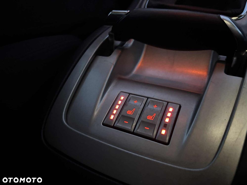 Ford Galaxy 2.0 Ghia - 35