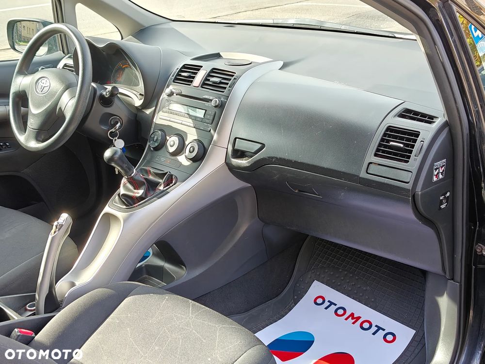 Toyota Auris 1.4 D-4D Luna - 17