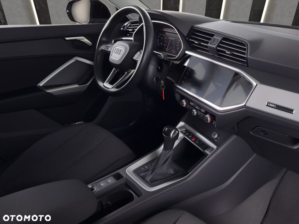 Audi Q3 Sportback - 16