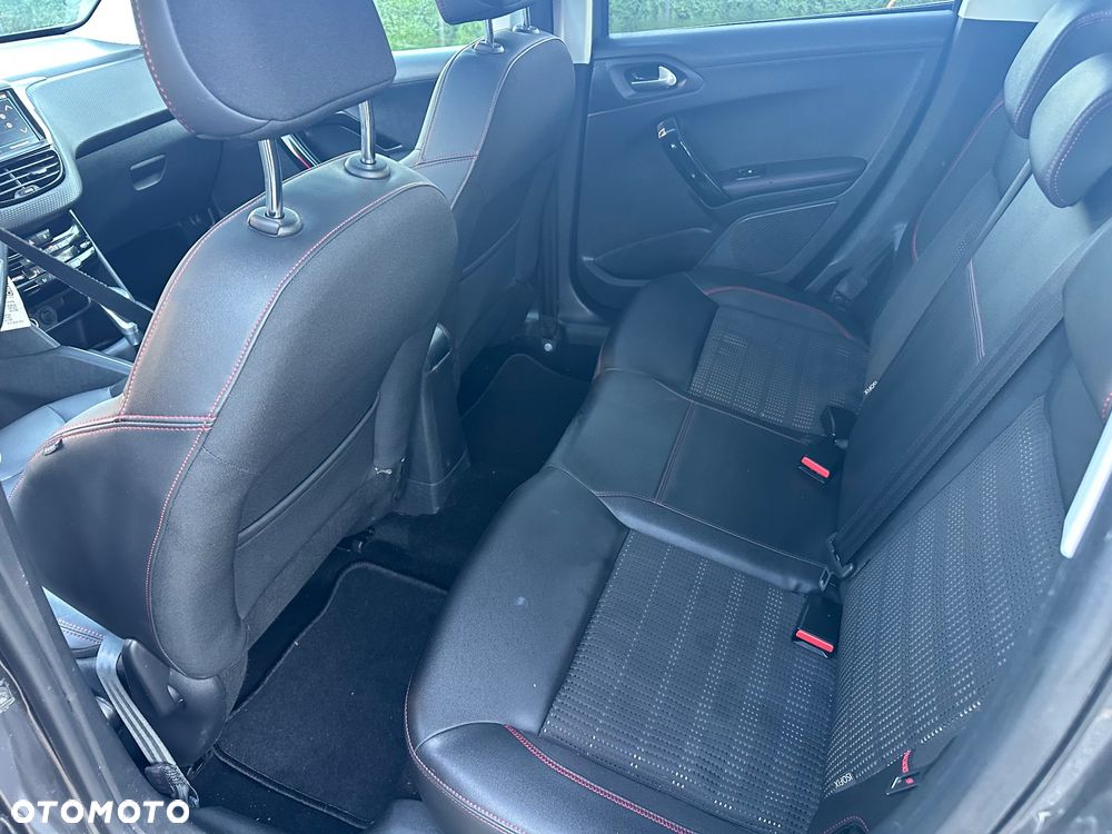 Peugeot 208 PureTech 130 EAT8 GT Pack - 14