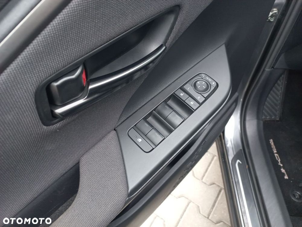 Toyota C-HR - 15