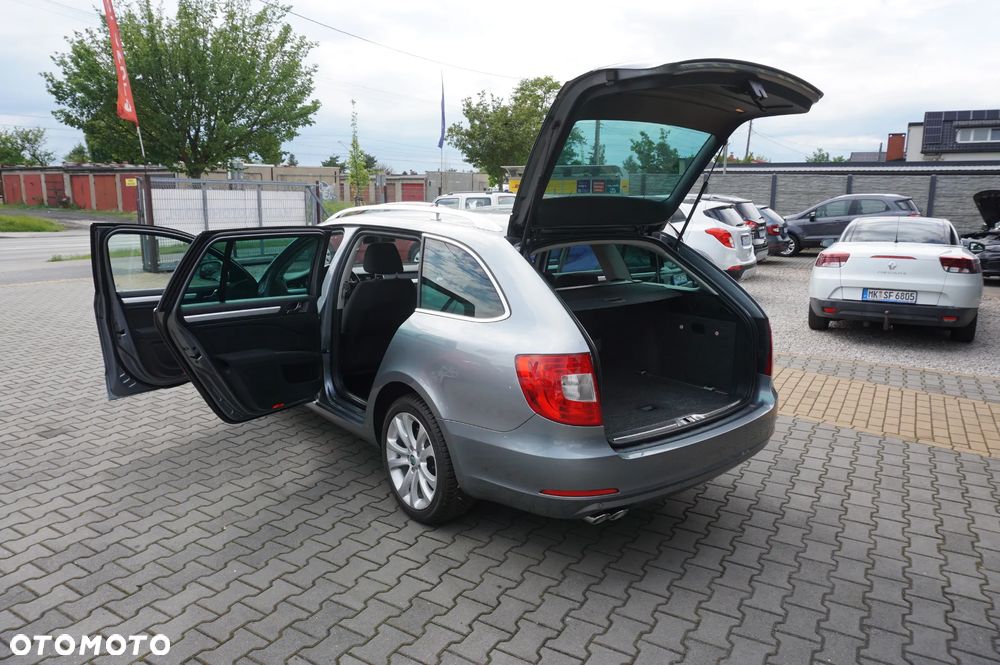 Skoda Superb 2.0 TDI DSG FAMILY - 11