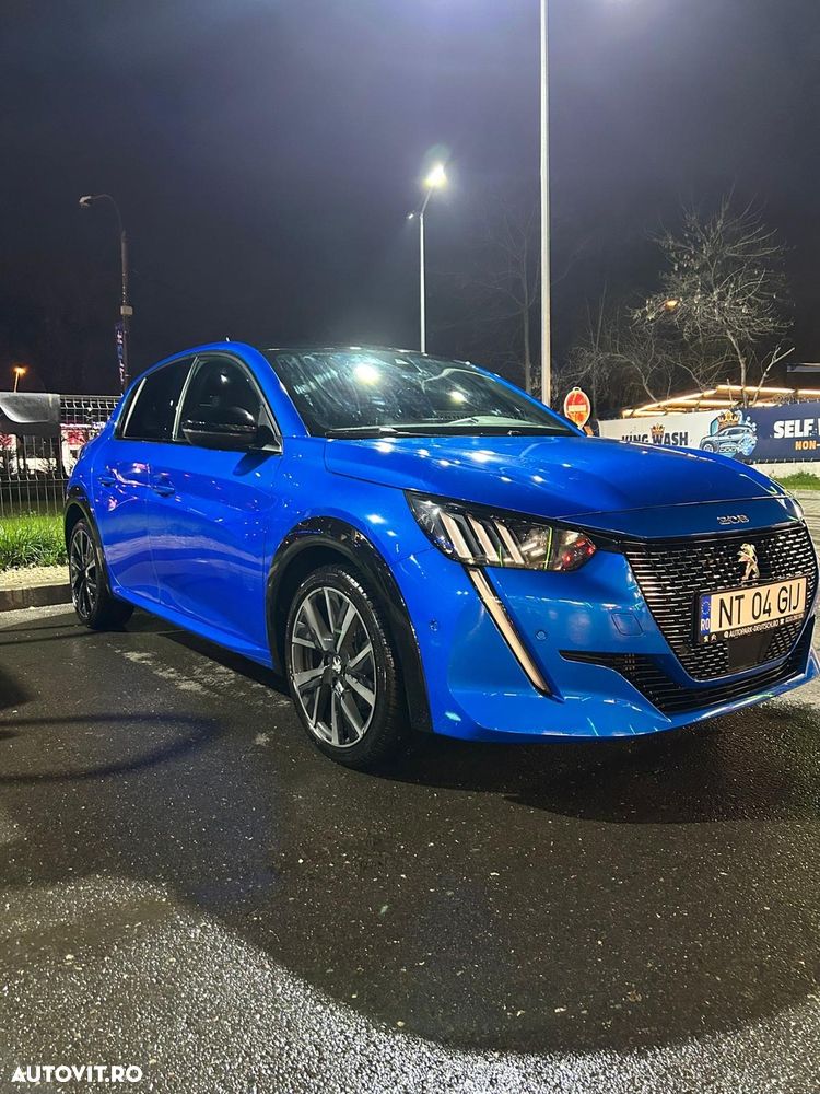 Peugeot 208 - 12