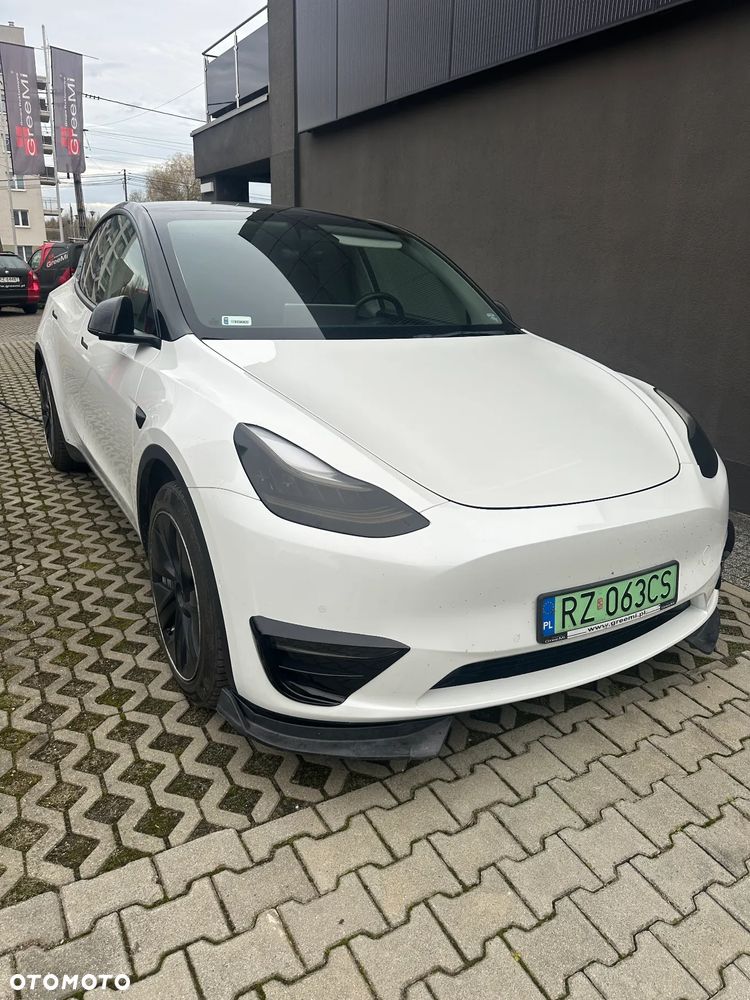 Tesla Y Long Range AWD - 6