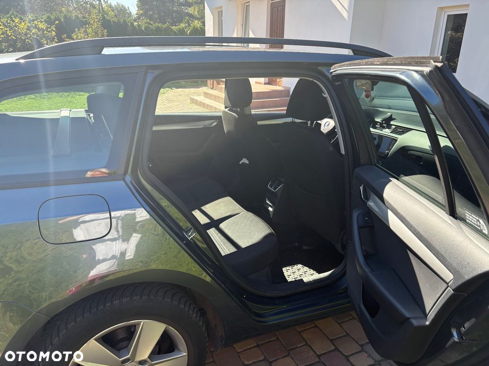 Skoda Octavia ver-2-0-tdi-ambition-dsg - 9