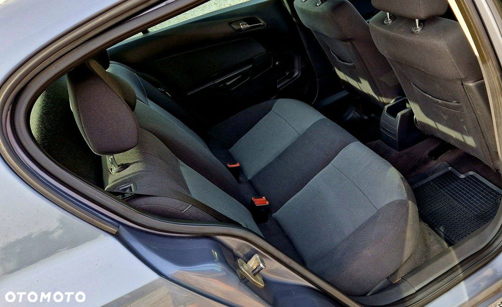 Opel Astra III 1.6 Enjoy Easytronic - 30