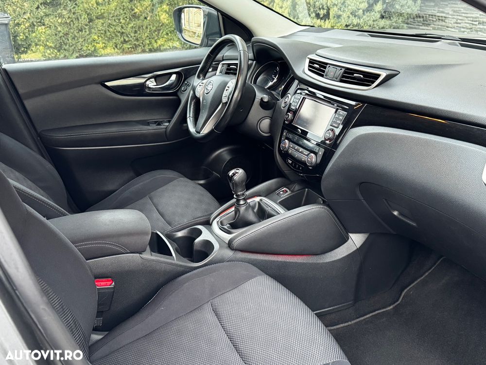 Nissan Qashqai 1.6 DCI Start/Stop Tekna - 16