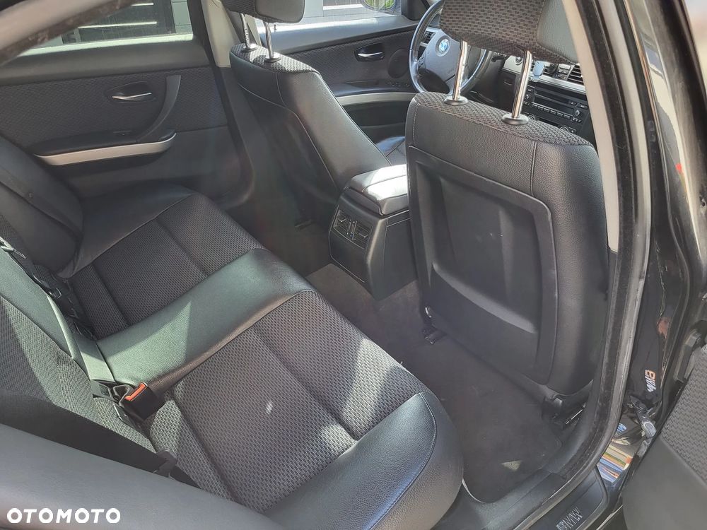 BMW Seria 3 320i - 17