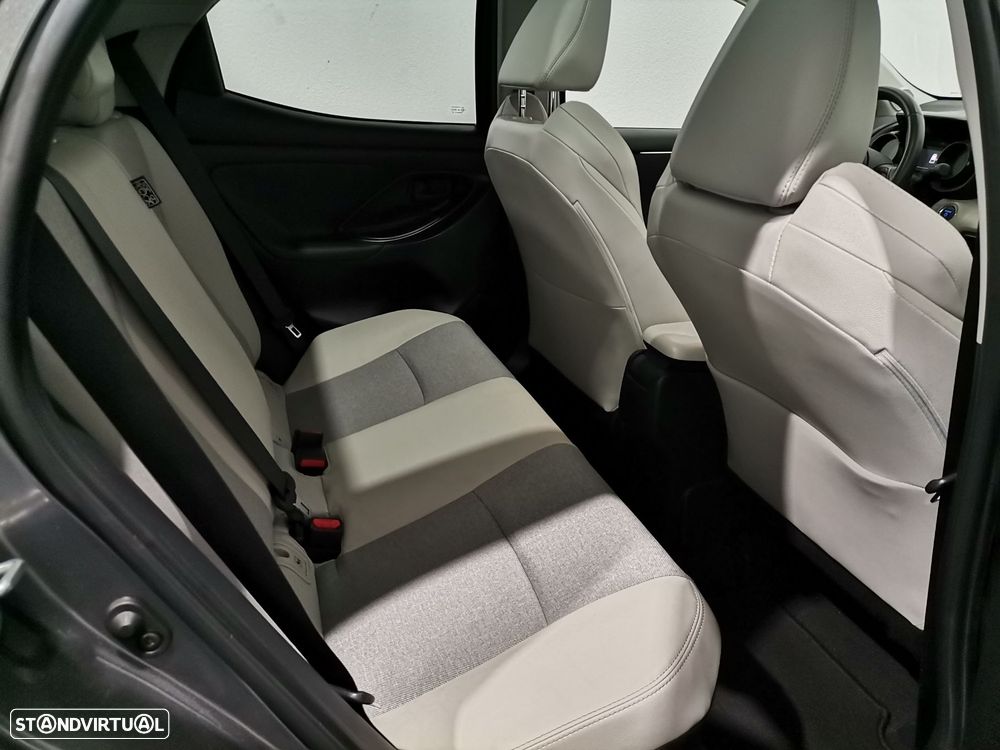 Toyota Yaris 1.5 HDF Luxury - 6