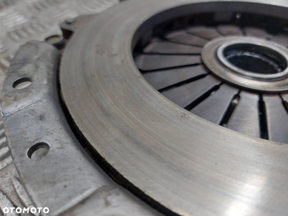 SPRZĘGŁO TARCZA + DOCISK RENAULT TRAFIC I 2.5 D - 6