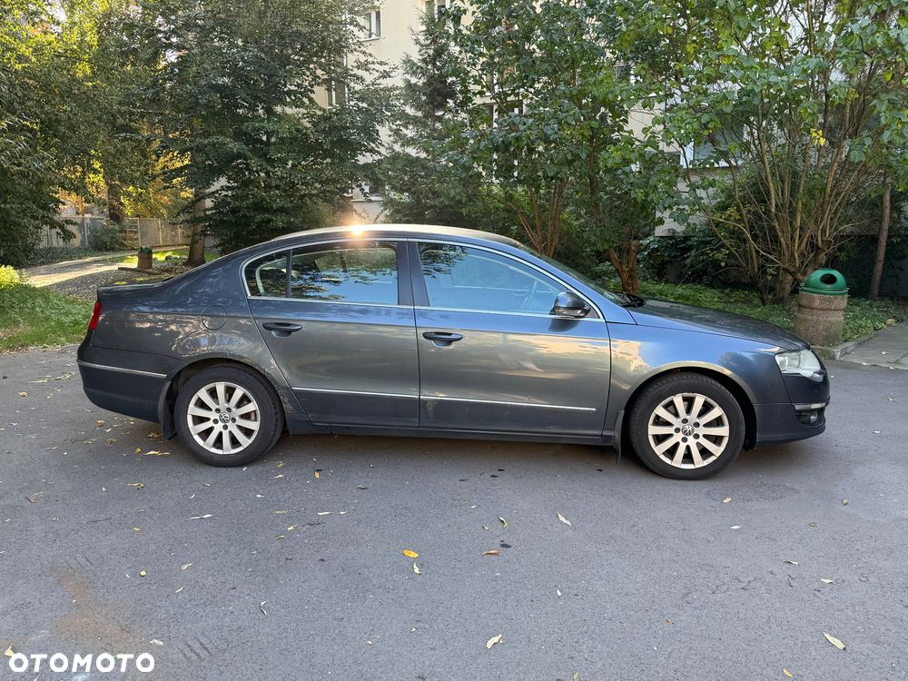 Volkswagen Passat 2.0 TDI DPF Highline - 4