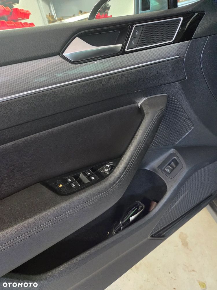 Volkswagen Passat - 6